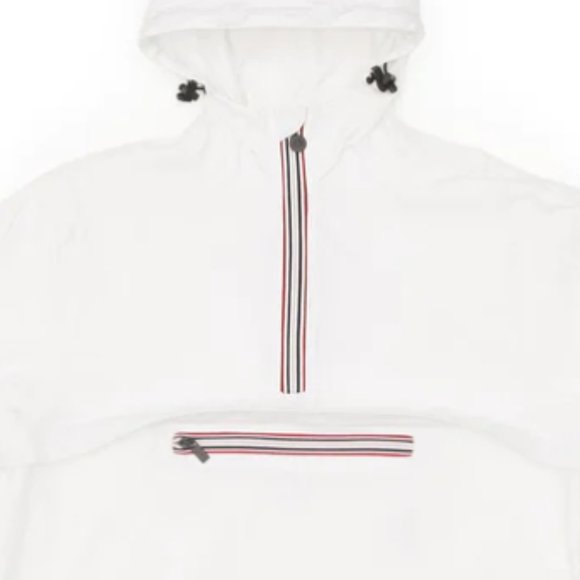 O8 LIFESTYLE Unisex Packable Windbreaker Jacket in White - Picture 5 of 5
